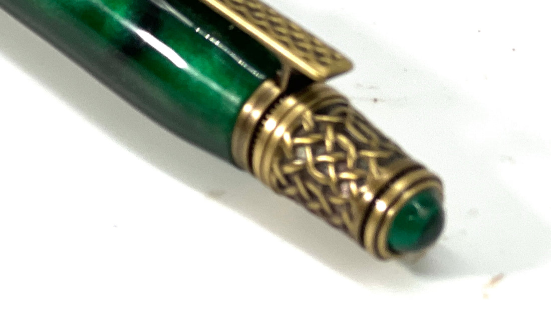 CELTIC PRIDE PEN-GREEN ACRYLIC