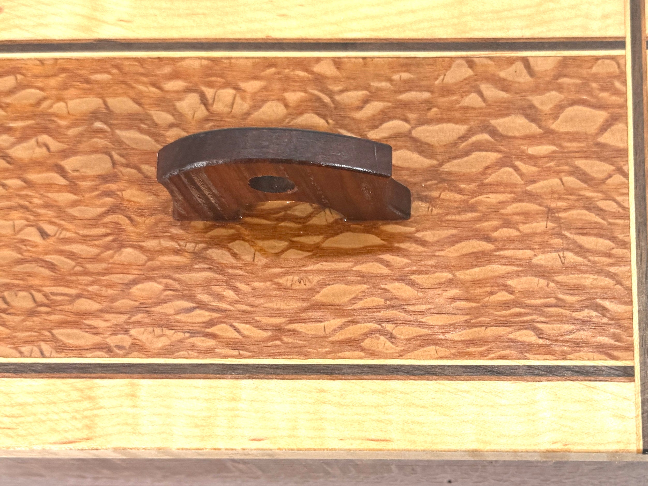 MV-1304 VALET BOX