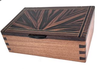 MVW-1157 WATCH BOX For 8 Watches.