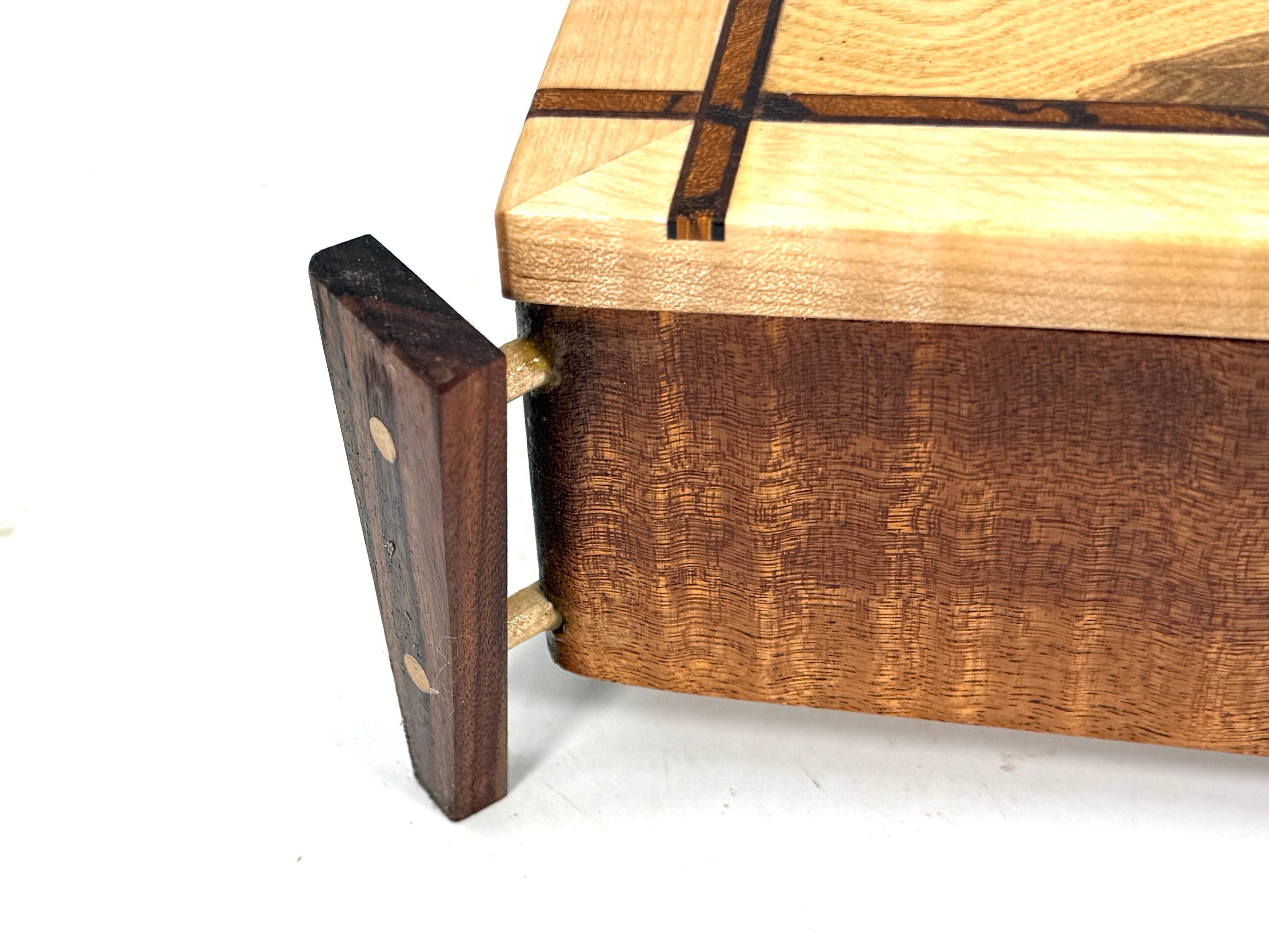 MV-1302 VALET BOX