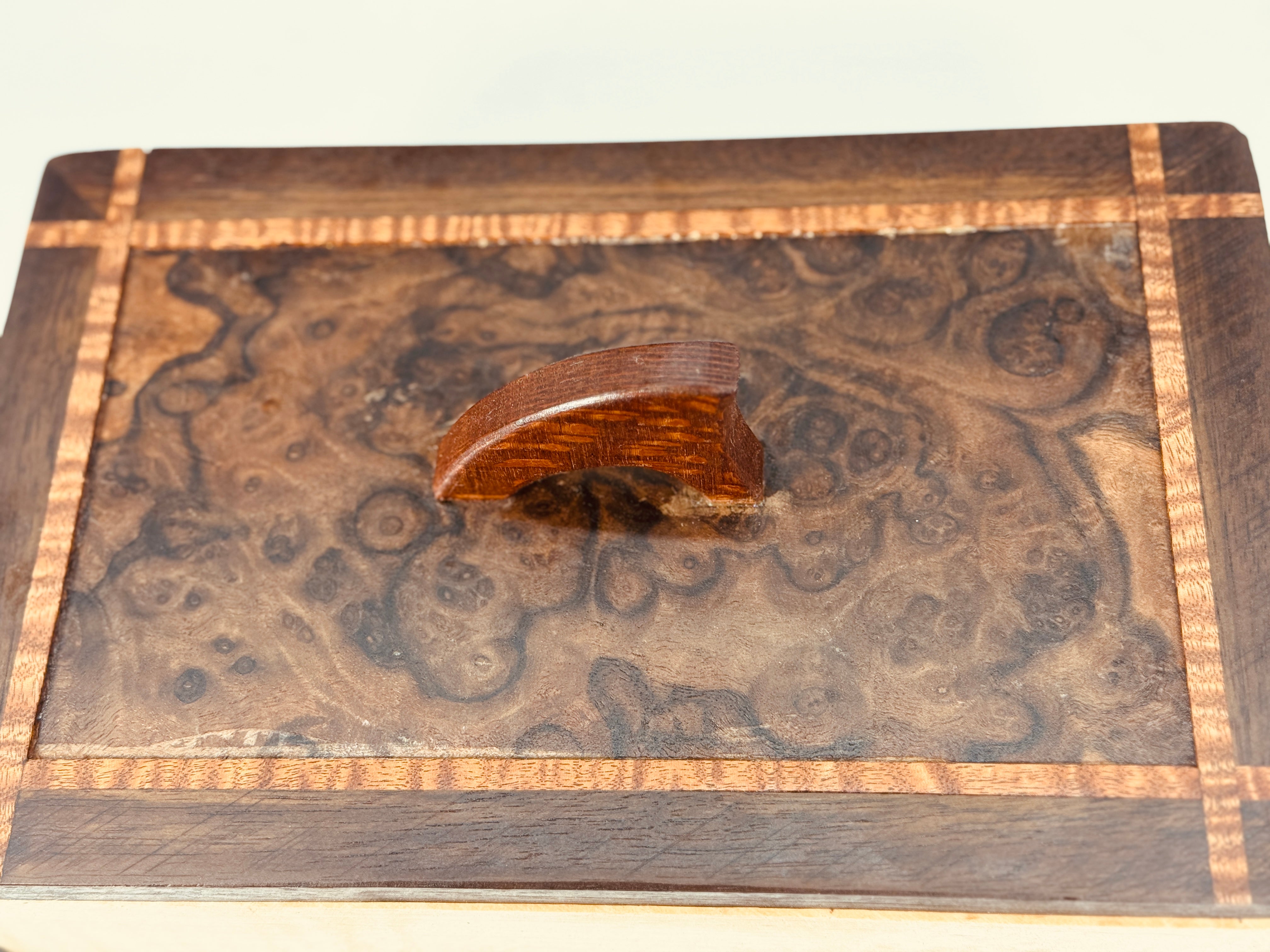 MV-1323 VALET BOX