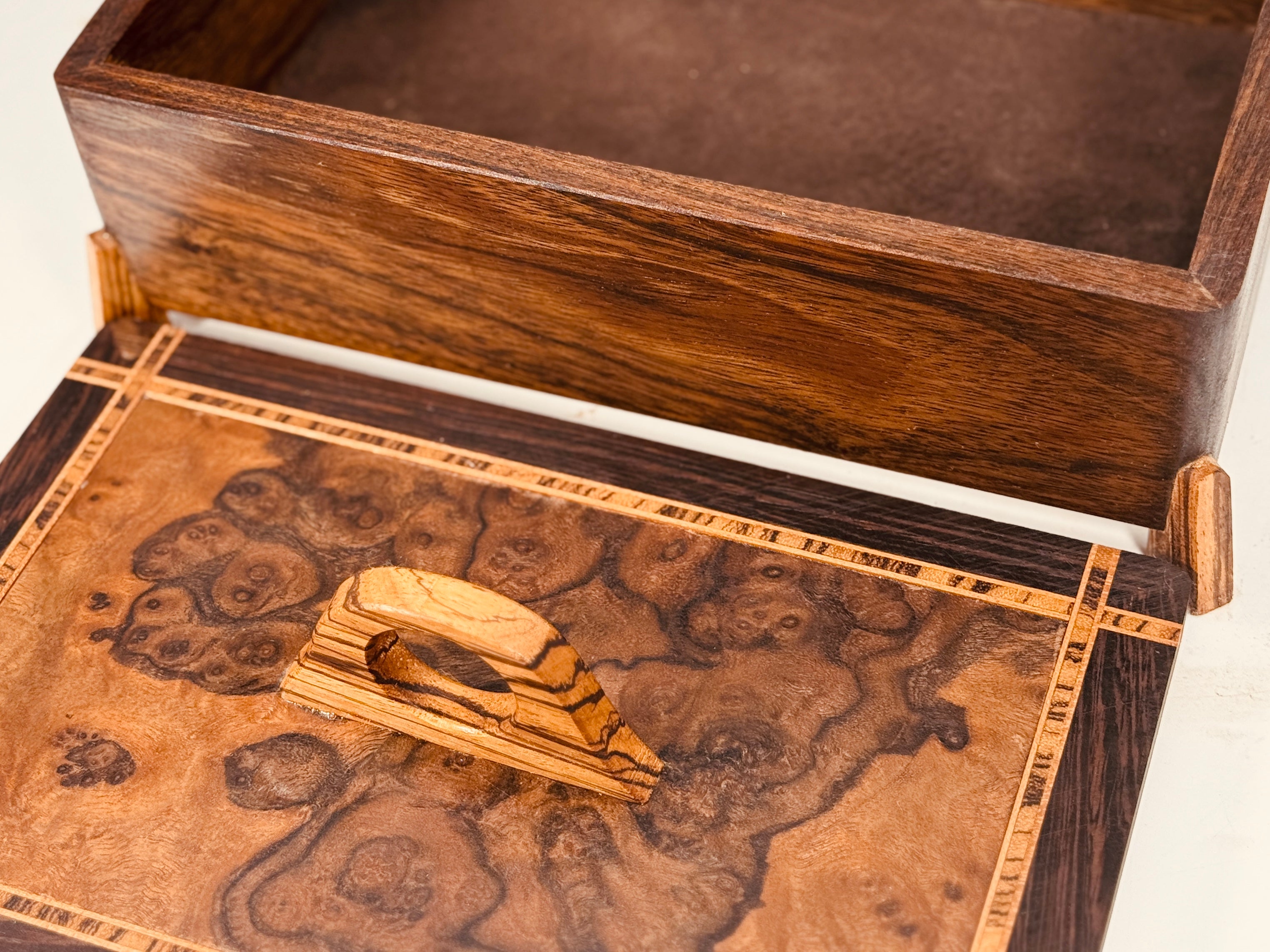MV-1313 VALET BOX