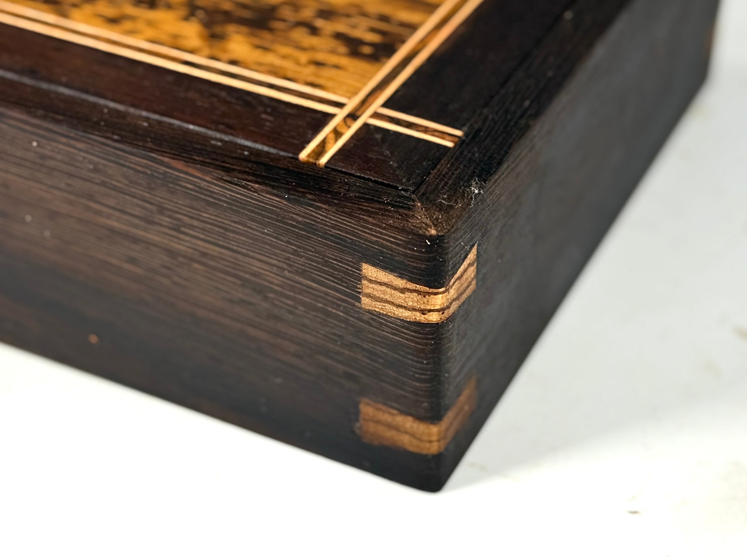 MV-1326 VALET BOX