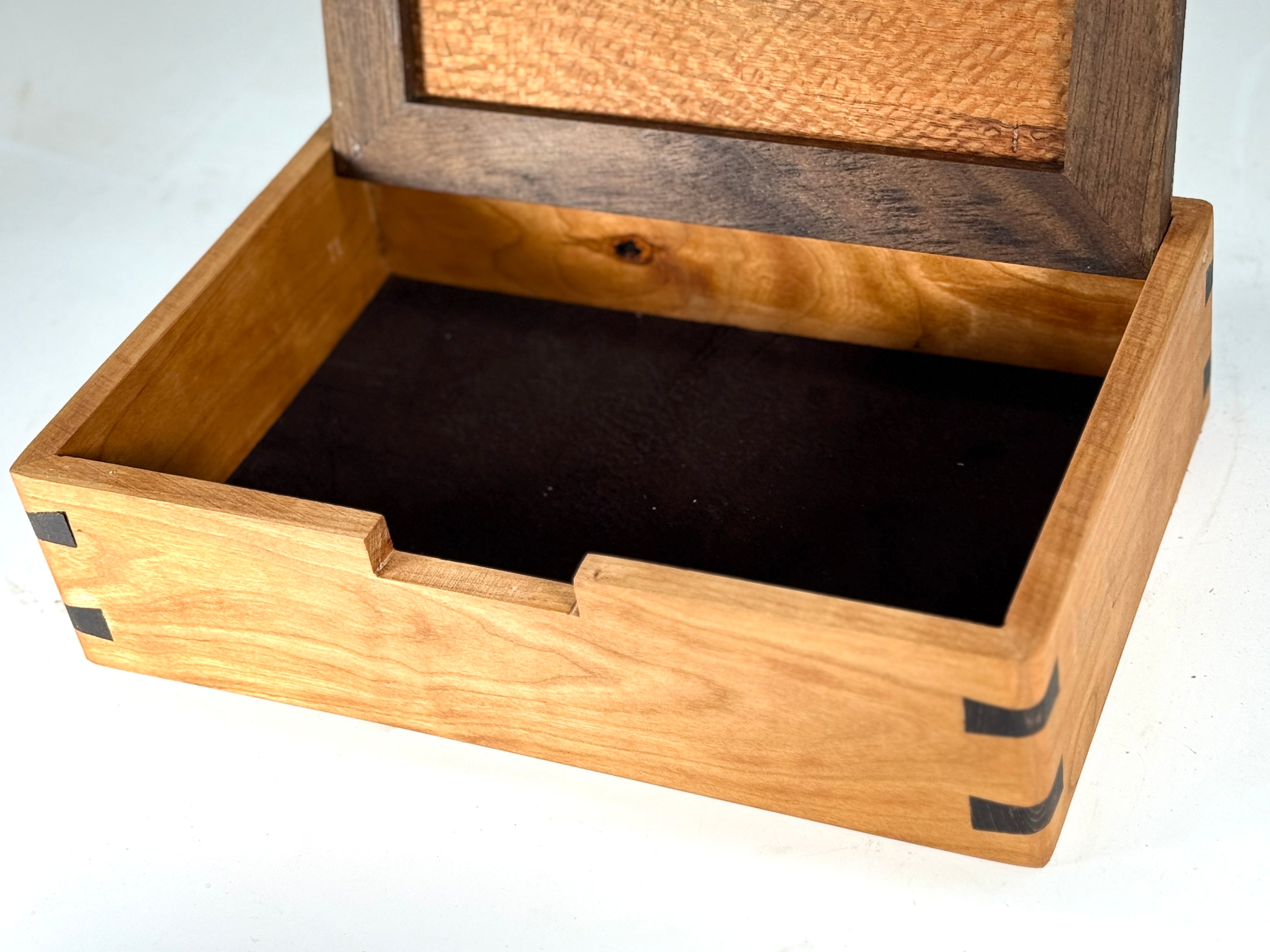 MV-1329A VALET BOX