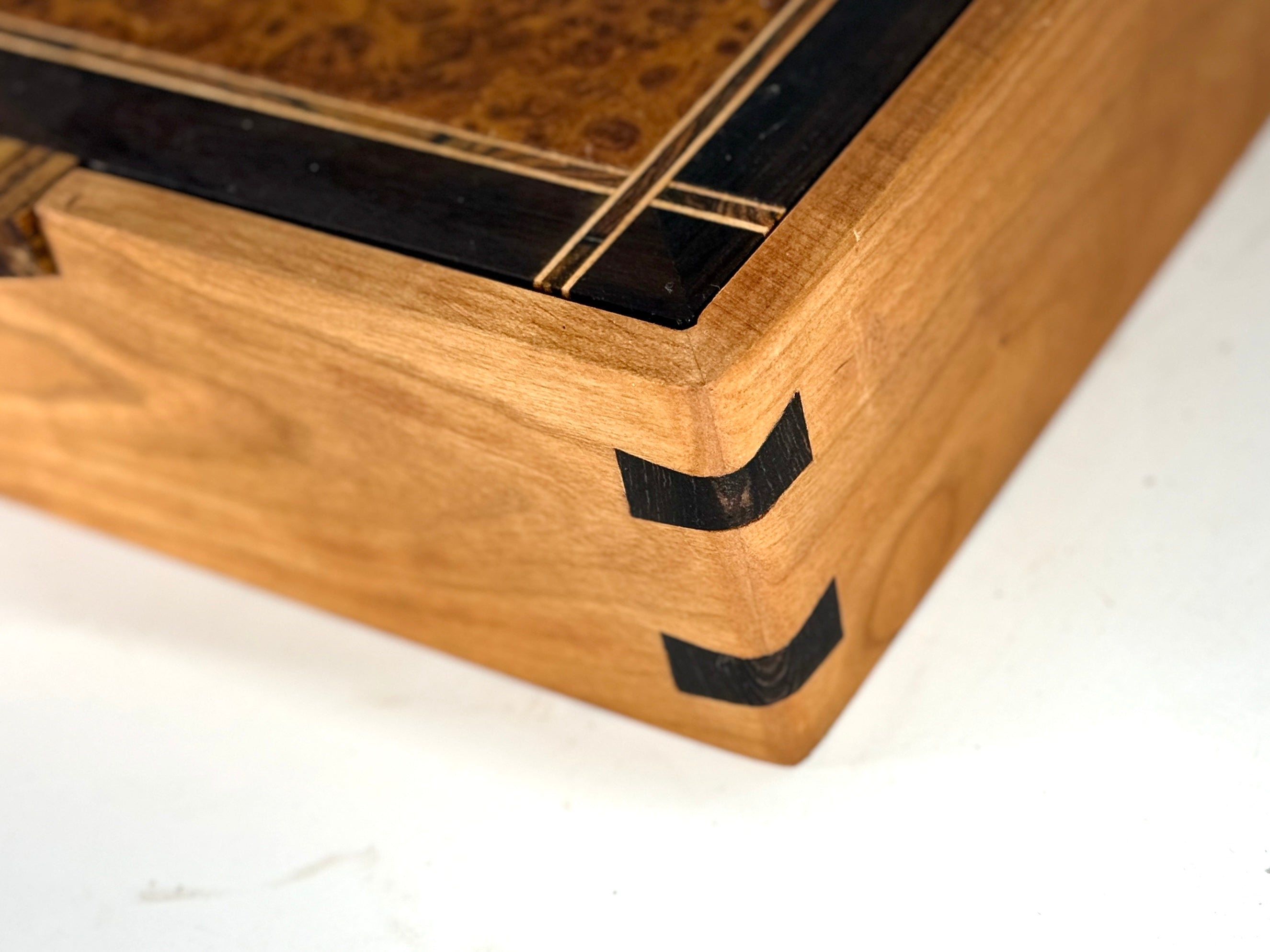 MV-1329A VALET BOX