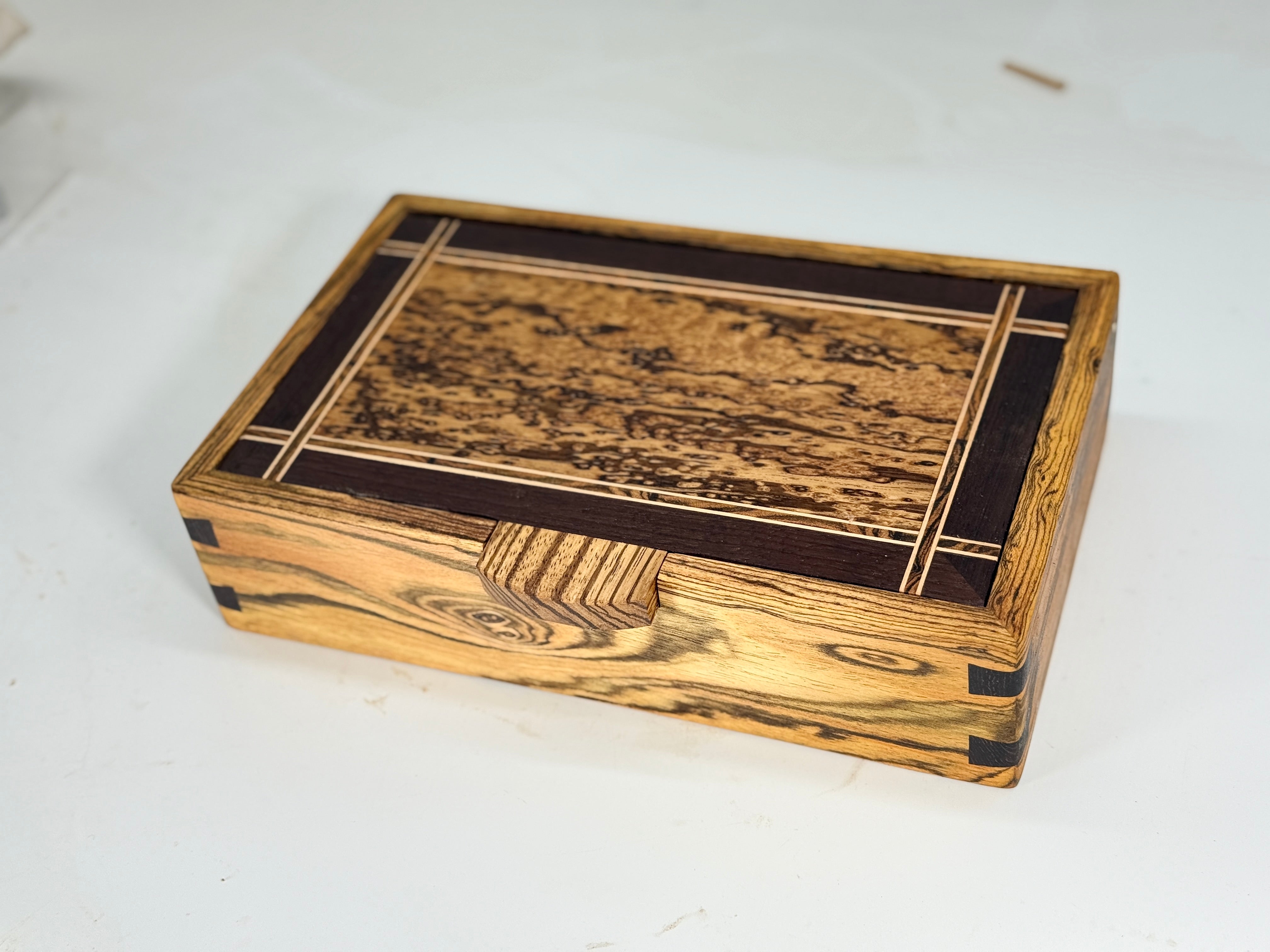 MV-1330 VALET BOX