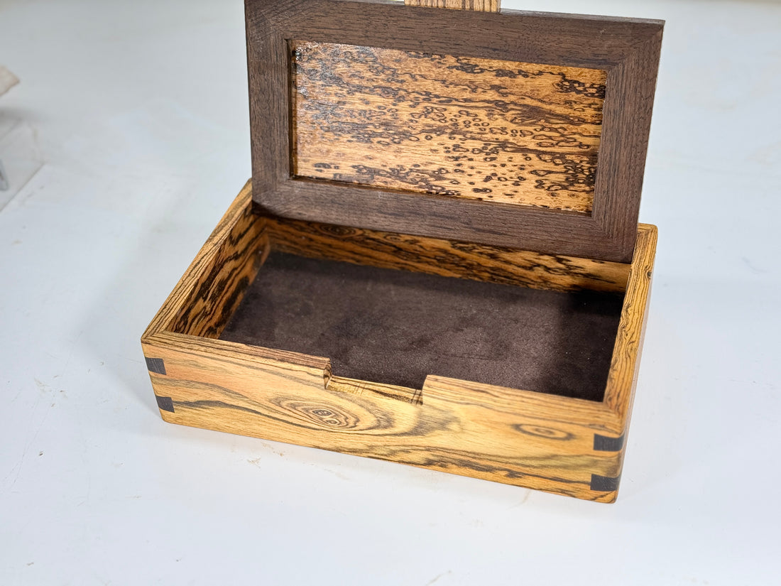 MV-1330 VALET BOX