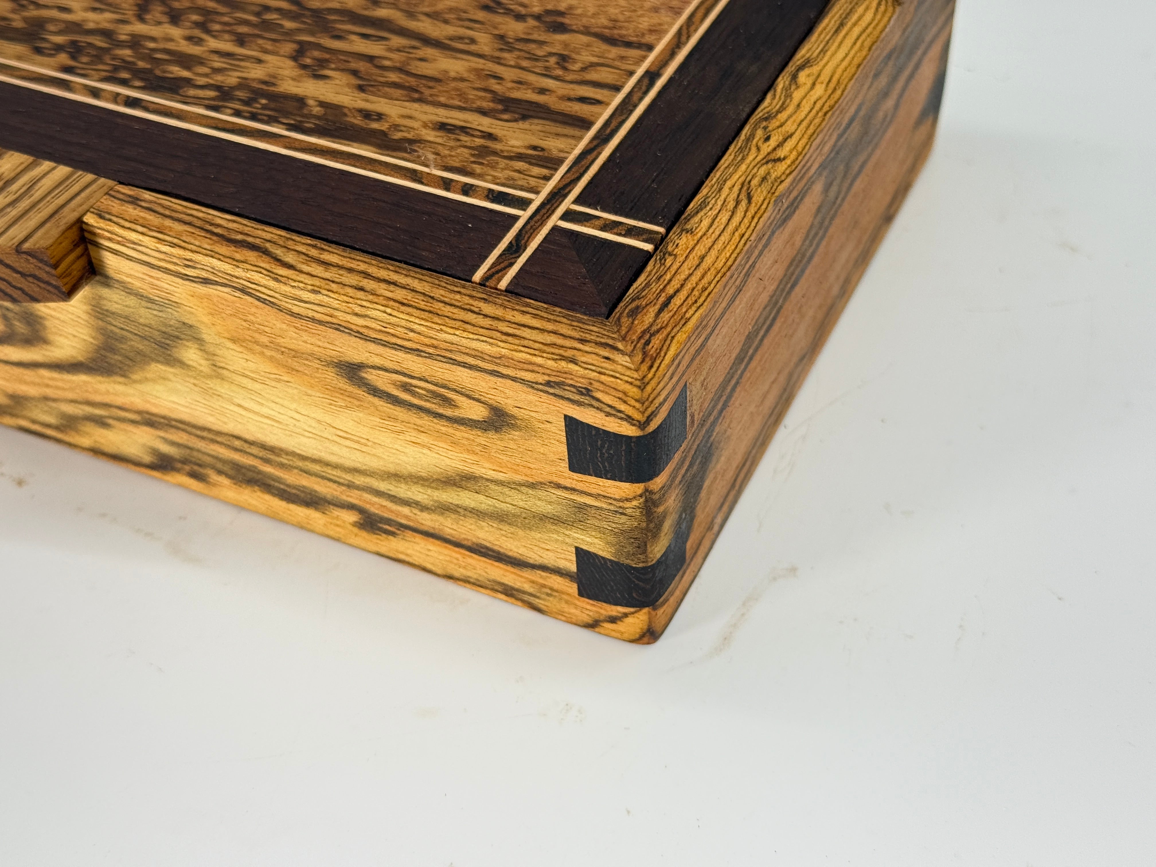 MV-1330 VALET BOX