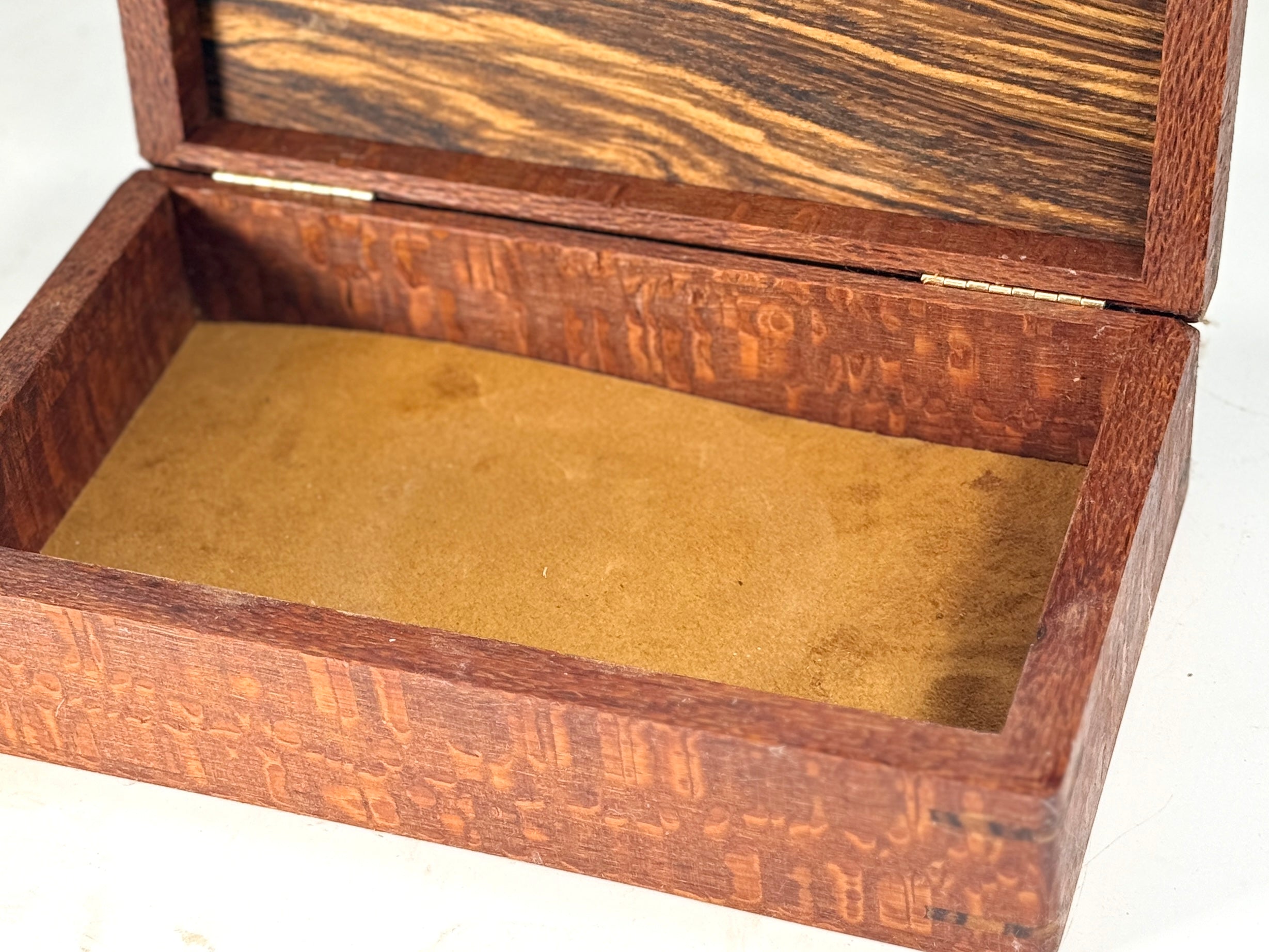 MV-1332 VALET BOX