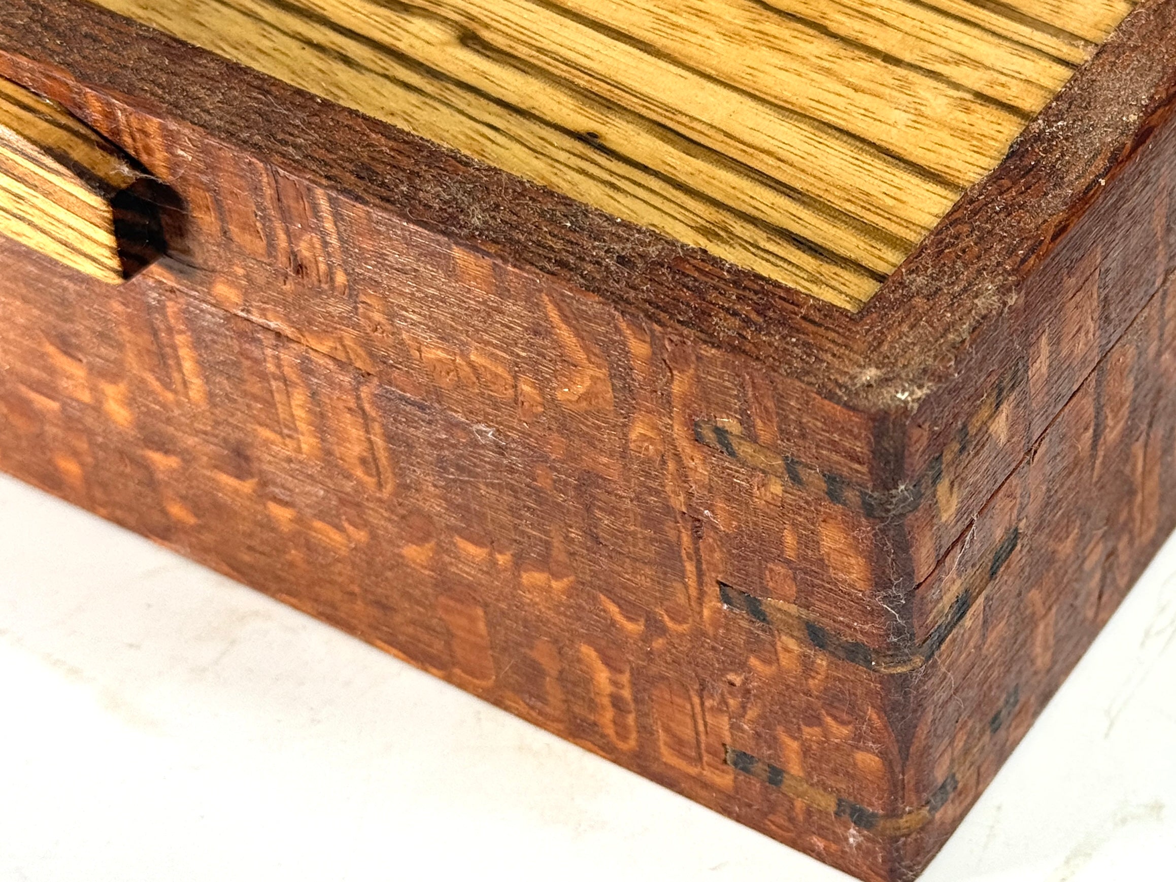 MV-1332 VALET BOX
