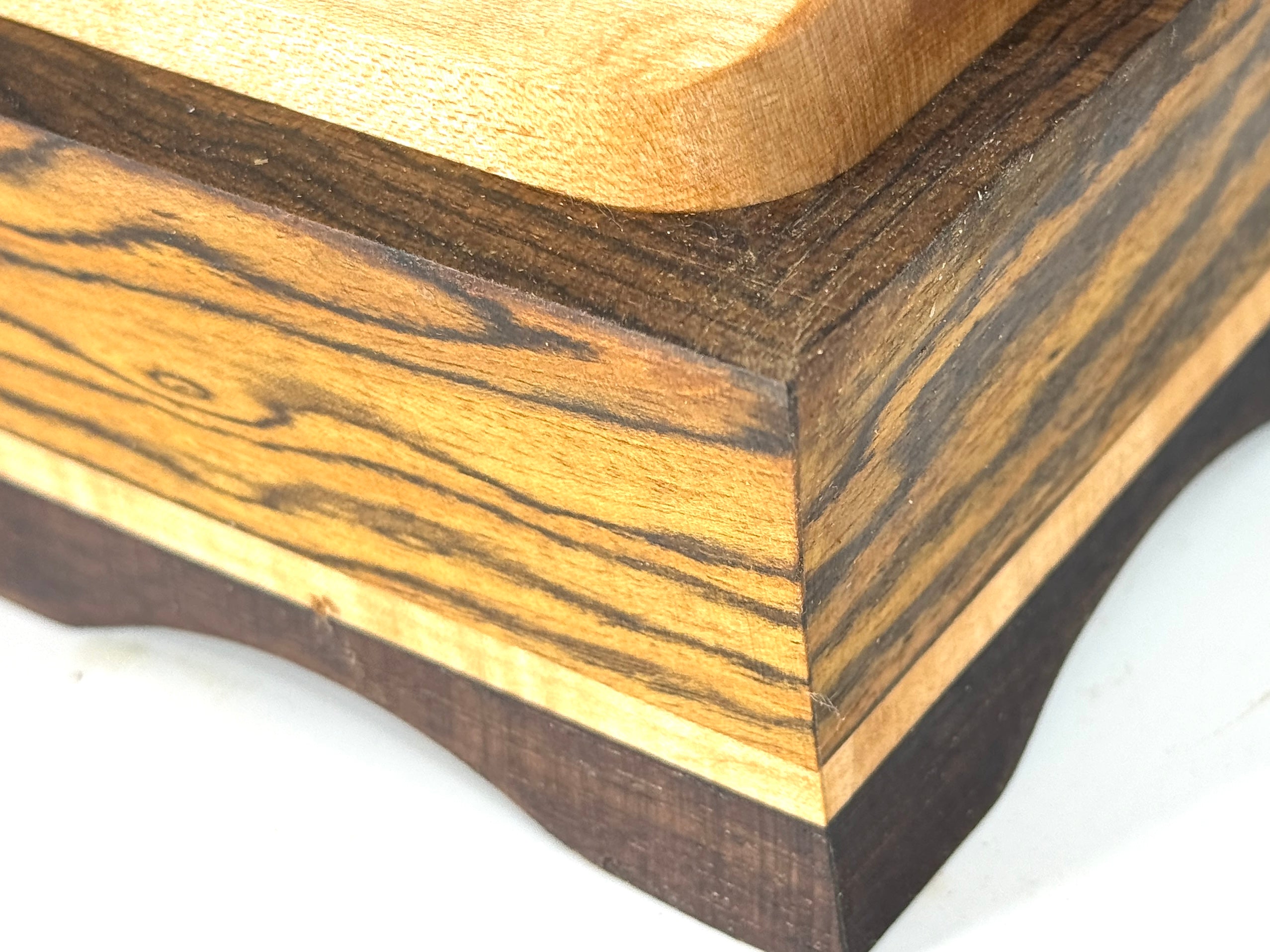 KB-977 Keepsake Box