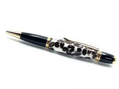 GATSBY TWIST PEN-COFFEE BEAN IN WHITE RESIN